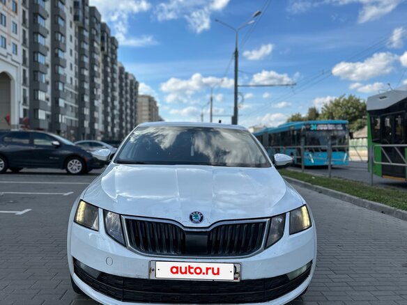 2018 Skoda Octavia III (A7) Рестайлинг, белый, 780000 рублей - вид 2