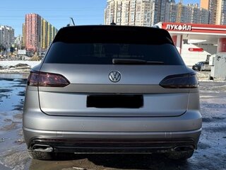 2022 Volkswagen Touareg III, чёрный, 8350000 рублей, вид 5