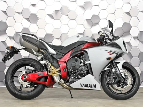2009 Yamaha YZF-R1, белый, 899000 рублей, вид 3