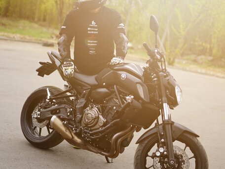 2020 Yamaha MT-07 (FZ-07), чёрный, 800000 рублей, вид 2