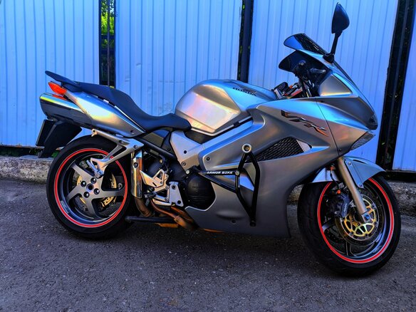 2006 Honda VFR 800, серебристый, 529000 рублей - вид 1