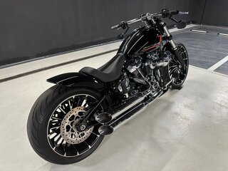 2023 Harley-Davidson Breakout, чёрный, 4999000 рублей, вид 2