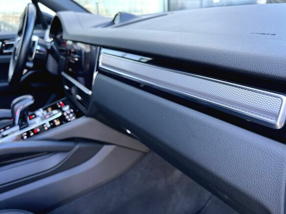 2021 Porsche Cayenne III, серый, 7750000 рублей - вид 25