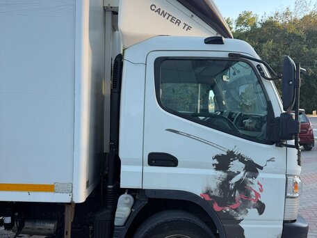 2020 Fuso (Mitsubishi) Canter, белый, 4550000 рублей, вид 3
