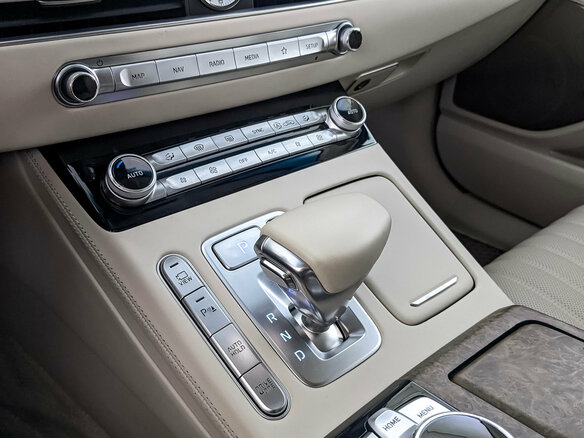 2022 Genesis G90 Limousine I Рестайлинг, чёрный, 5120000 рублей - вид 27