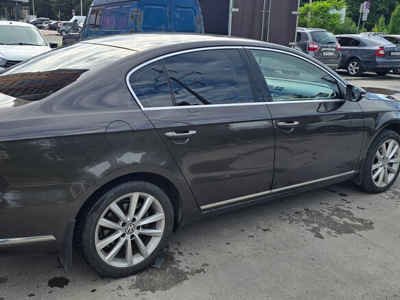 2012 Volkswagen Passat B7, коричневый, 990000 рублей - вид 3