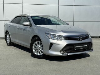 2015 Toyota Camry VII (XV50) Рестайлинг, серебристый, 2200000 рублей, вид 3