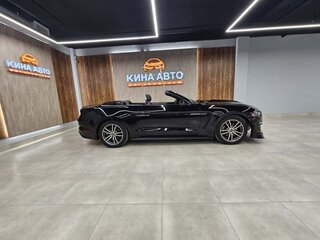 2017 Ford Mustang VI Рестайлинг, чёрный, 2390000 рублей, вид 3