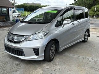 2015 Honda Freed I Рестайлинг 2, серебристый, 798000 рублей, вид 3
