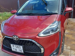 2019 Toyota Sienta II Рестайлинг, красный, 1750000 рублей, вид 3