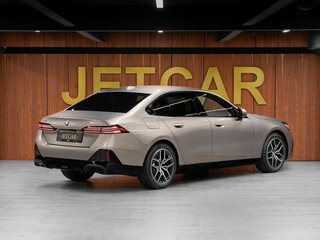 2024 BMW 5 серии 520d xDrive VIII (G60/G61/G68), серый, 8650000 рублей, вид 4