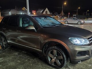 2013 Volkswagen Touareg II, коричневый, 1550000 рублей, вид 3