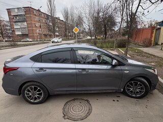 2017 Hyundai Solaris II, серый, 1100000 рублей, вид 4