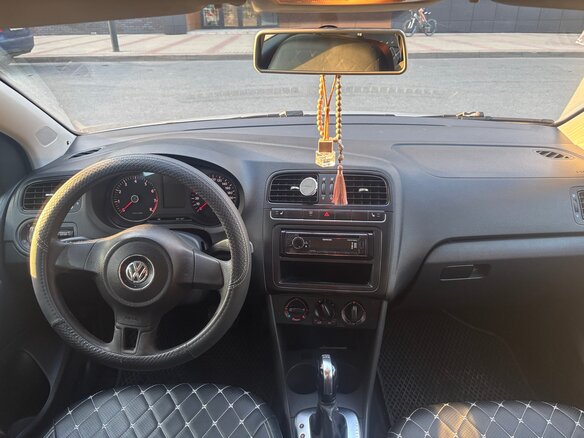 2010 Volkswagen Polo V, серый, 570000 рублей - вид 8