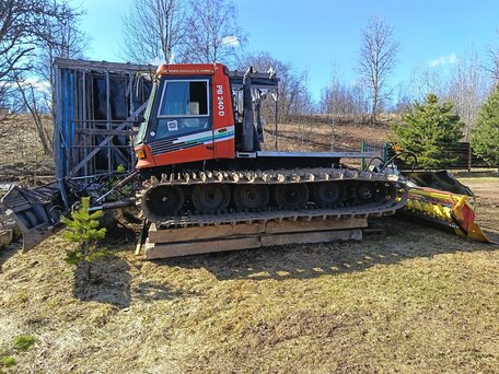 1992 PistenBully 300, красный, 3500000 рублей, вид 1