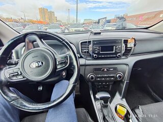 2016 Kia Sportage IV, белый, 1900000 рублей, вид 3