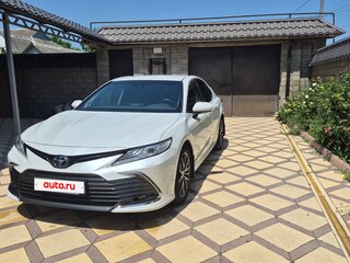 2021 Toyota Camry VIII (XV70) Рестайлинг, белый, 3365000 рублей, вид 2