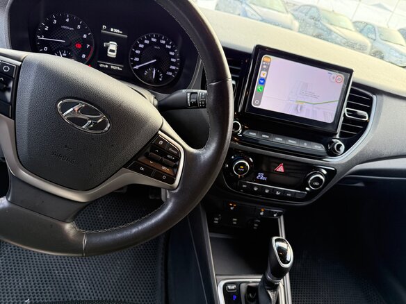 2021 Hyundai Solaris II Рестайлинг, белый, 1650000 рублей - вид 10
