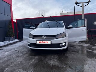 2017 Volkswagen Polo V Рестайлинг, белый, 550000 рублей, вид 3