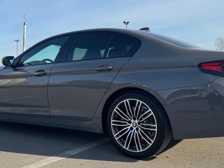 2020 BMW 5 серии 520d xDrive VII (G30/G31/G38) Рестайлинг, серый, 5500000 рублей, вид 3