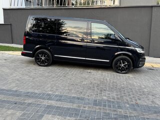 2020 Volkswagen Multivan T6 Рестайлинг, чёрный, 4700000 рублей, вид 3