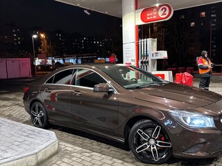 2015 Mercedes-Benz CLA 200 I (C117, X117), коричневый, 1830000 рублей, вид 3