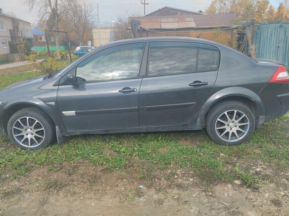2006 Renault Megane II Рестайлинг, серый, 270000 рублей - вид 3