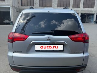 2015 Mitsubishi Pajero Sport II Рестайлинг, серебристый, 2000000 рублей, вид 2