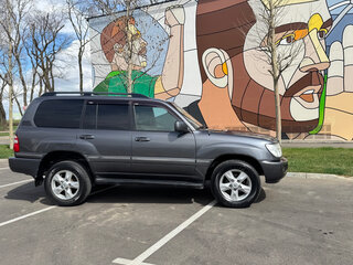 2004 Toyota Land Cruiser 100 Series Рестайлинг 1, серый, 2480000 рублей, вид 4