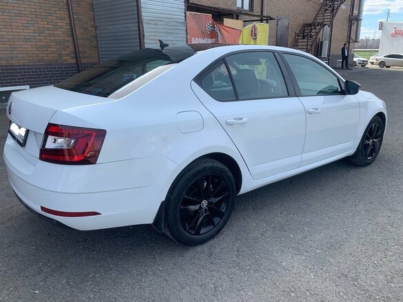 2017 Skoda Octavia III (A7), белый, 1170000 рублей - вид 14
