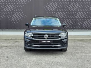 2021 Volkswagen Tiguan II Рестайлинг, чёрный, 3099000 рублей, вид 5