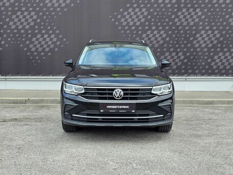 2021 Volkswagen Tiguan II Рестайлинг, чёрный, 3099000 рублей, вид 5