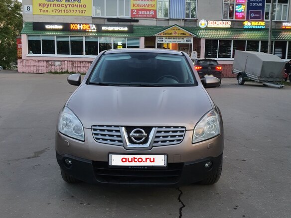 2010 Nissan Qashqai I Рестайлинг, коричневый, 870000 рублей - вид 2