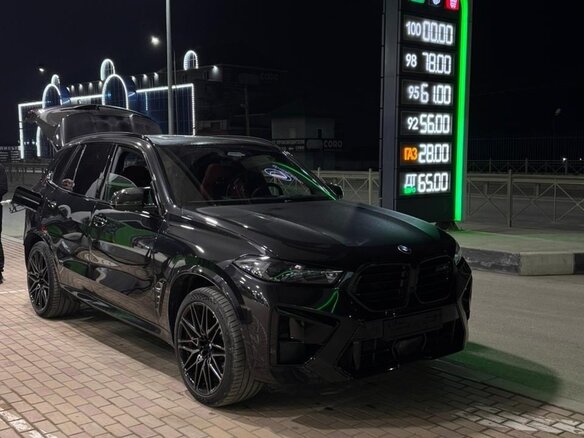 2023 BMW X5 M Competition III (F95) Рестайлинг, чёрный, 19250000 рублей - вид 3