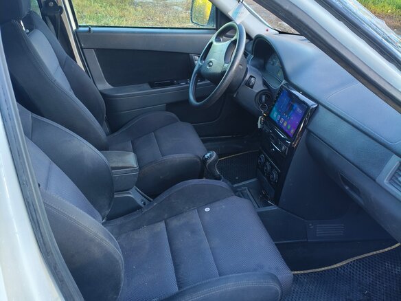 2011 Lada (ВАЗ) Priora I, белый, 180000 рублей - вид 4