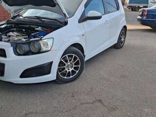 2014 Chevrolet Aveo II, белый, 720000 рублей, вид 1
