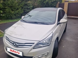 2015 Hyundai Solaris I Рестайлинг, бежевый, 720000 рублей, вид 3