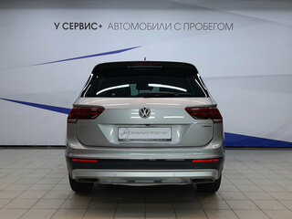 2018 Volkswagen Tiguan II, серебристый, 1999000 рублей, вид 4