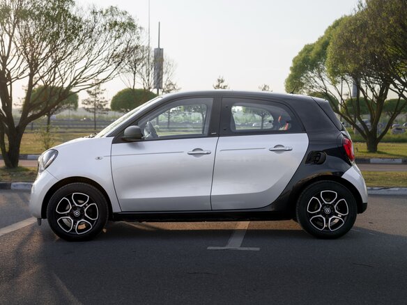 2017 Smart Forfour II, серебристый, 1550000 рублей - вид 6