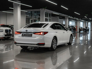2020 Lexus ES 250 VII, белый, 3590000 рублей, вид 5
