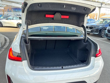 2025 BMW 3 серии 318i VII (G2x) Рестайлинг 2, белый, 4797277 рублей, вид 3