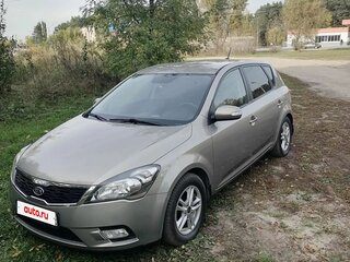 2010 Kia Ceed I Рестайлинг, серебристый, 610000 рублей, вид 1