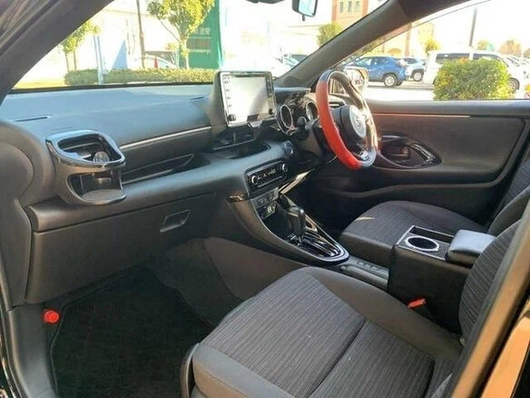 2022 Toyota Yaris IV, чёрный, 959027 рублей - вид 12