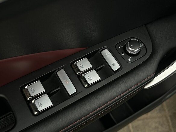 2021 Geely Coolray I, серебристый, 1690000 рублей - вид 5