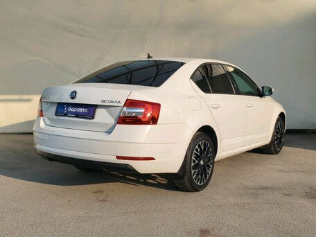 2017 Skoda Octavia III (A7) Рестайлинг, белый, 1415000 рублей, вид 5