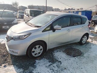 2018 Nissan Note e-Power II Рестайлинг, серебристый, 1250000 рублей, вид 3