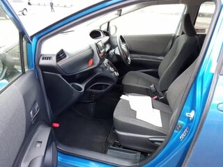 2019 Toyota Sienta II Рестайлинг, синий, 1300000 рублей, вид 5