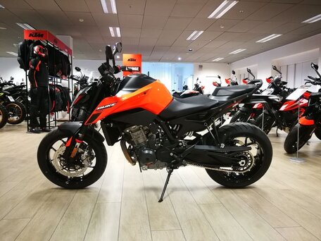 2026 KTM 790 Duke, оранжевый, 1150000 рублей, вид 2