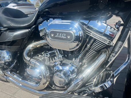 2011 Harley-Davidson CVO Road Glide, серый, 783037 рублей, вид 4