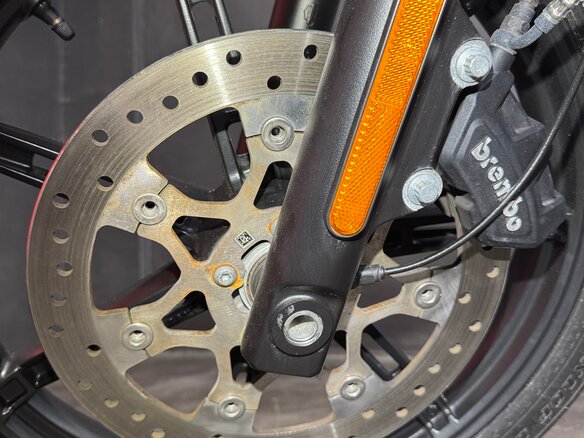 2022 Harley-Davidson Nightster, красный, 1089000 рублей - вид 16